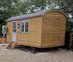 UNUSED SHEPHERDS HUT HOLIDAY HOME