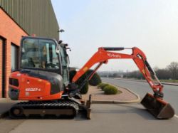 2019 KUBOTA KX027-4 2.7T MINI EXCAVATOR / DIGGER + Q/H