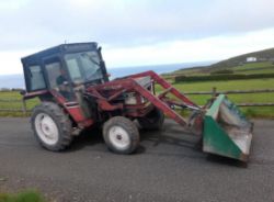 INTERNATIONAL 384 TRACTOR – 2 WHEEL DRIVE WITH FRONT LOADER AND BUCKET