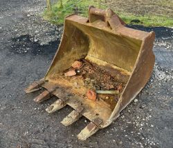 4FT DIGGING BUCKET FOR EXCAVATOR/DIGGER