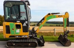 JCB 16C-1 1.7T MINI EXCAVATOR / DIGGER – 2018