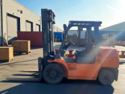 TOYOTA 7FGCU55 LPG FORKLIFT