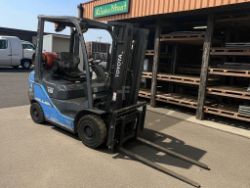 2017 TOYOTA 06-8FGF18F LPG FORKLIFT