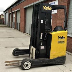 **(INCLUDES CHARGER)**2015 YALE MR14 ELECTRIC REACH TRUCK
