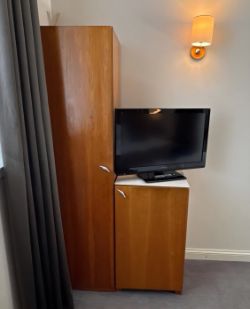 HOTEL FURNITURE BEDSIDE CABINETS AND SINGLE WARDROBES JOBLOT 16 ITEMS