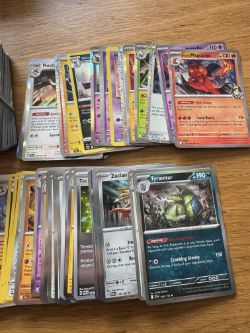 BUNDLE OF X100 HOLO ENGLISH POKEMON CARDS