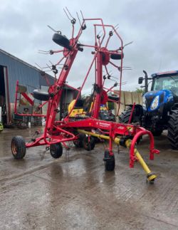 KVERNELAND 8076C ROTOR TEDDER - 2012