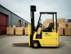 HYSTER A1.0XL 3-WHEEL ELECTRIC FORKLIFT (2000)**(INCLUDES CHARGER)**