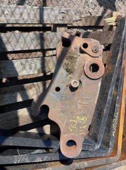 GENUINE JCB MANUAL QUICK HITCH – 45MM PINS – FITS 3CX DIGGER / 180 BACKHOE LOADER