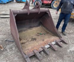 5' WIDE DIGGING BUCKET – 90MM PINS