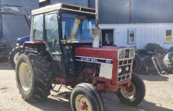 INTERNATIONAL 484 TRACTOR