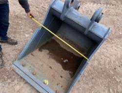 3FT BLADED DIGGING BUCKET – 80MM PINS