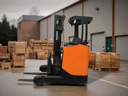 DOOSAN BR14JW-7 REACH TRUCK **(INCLUDES CHARGER)**