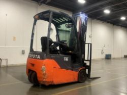 **(INCLUDES CHARGER)**2012 TOYOTA 8FBET16 ELECTRIC FORKLIFT – 1.6 TONNE – TRIPLEX MAST