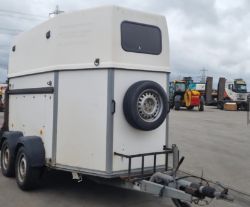 WESTFALIA HORSEBOX HORSE TRAILER