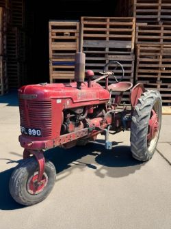 INTERNATIONAL FARMALL H TRACTOR