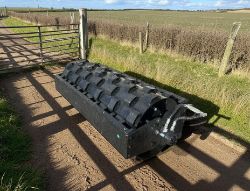 UNUSED VIBRATING ROLLER – SUIT SKIDSTEER / BOBCAT ATTACHMENT