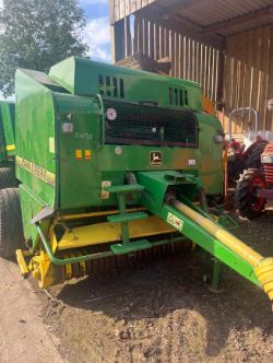 JOHN DEERE 575 ROUND BALER