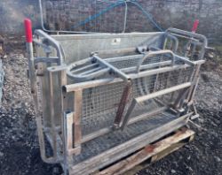 IRONWORKS SHEEP TURNOVER / ROLLOVER CRATE