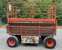 SKYJACK SJ7135 SCISSOR LIFT ACCESS PLATFORM