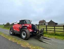 2015 MANITOU MT835 TELEHANDLER