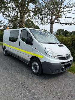 2013 VAUXHALL VIVARO 2900 CDTI LWB CREW VAN – 6 SEATS – 84,000 MILES