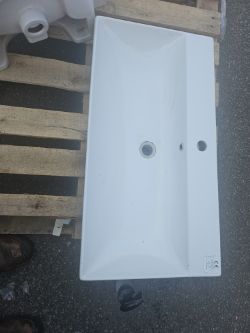 WASH BASIN 815MM X 430MM