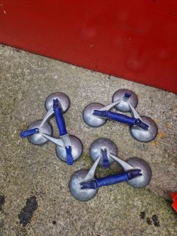 GLASS MOVING HANDLES