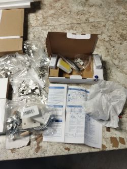 5 BATHROOM CABINET UNITS WITH LIGHTS