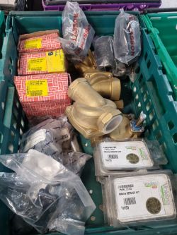 MIXED SMALL JOBLOT IDEAL FOR RESELLERS CARBOOT CRATE C15