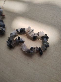 RUTILATED QUARTZ GEMSTONE CHRYSTAL CHIP BRACELETS - NEW IN ORIGINAL PACKAGING - JOBLOT OF 33