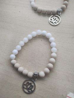 WHITE JADE - LOTUS GEMSTONE BEADED BRACELETS - BRAND NEW IN ORIGINAL PACKAGING - JOBLOT OF 27