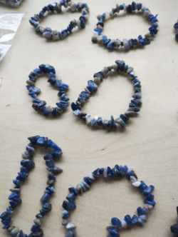 SODALITE CHRYSTAL CHIP BRACELETS - NEW IN ORIGINAL PACKAGING - JOBLOT OF 40