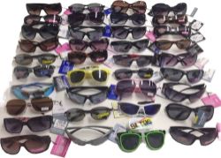 216 X BRAND NEW FOSTER GRANTS ASSORTED MENS & WOMEN’S SUNGLASSES