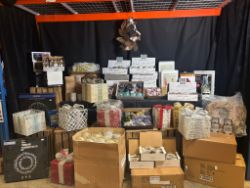 CHRISTMAS BRANDED PRODUCTS LIGHTS, DECORATIONS, WATER SPINNERS, LIGHT SCULPTURES & MUCH MORE!