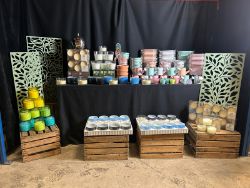 1 PALLET OF SUMMER GARDEN LIGHTS, SOLAR, PLANTERS, FEATURES,OUTDOOR, LANTERNS, RUGS & MUCH MORE!