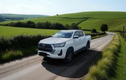 **(ONLY 83K MILEAGE)** 2021 TOYOTA HILUX ICON D-4D 4WD DOUBLE CAB 150BHP