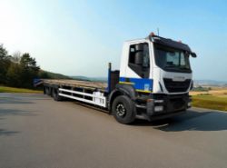 2013 IVECO STRALIS 260S360 26-TON RECOVERY TRUCK – 32FT BEAVER TAIL WITH HYDRAULIC RAMP
