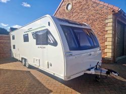 2020 LUNAR QUASAR 696 – FIXED BUNK BED TWIN AXLE 6 BERTH CARAVAN >>--NO VAT ON HAMMER--<<