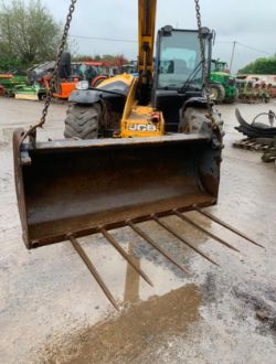 DUNG FORK C/W CHILTON BRACKETS