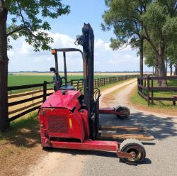 2004 MOFFETT MOUNTY DIESEL FORKLIFT TRUCK / ALL-TERRAIN TELEHANDLER