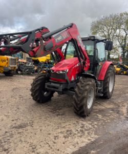 MASSEY FERGUSON 5610 TRACTOR WITH LOADER