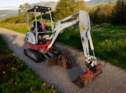 TAKEUCHI TB216 MINI EXCAVATOR