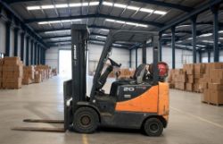 2011 DOOSAN G20SC-5 LPG FORKLIFT – 2.0T CAPACITY, TRIPLEX MAST, 6,000 HRS