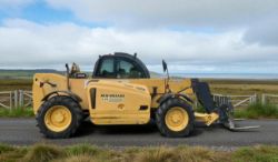 NEW HOLLAND LM1333 TELEHANDLER