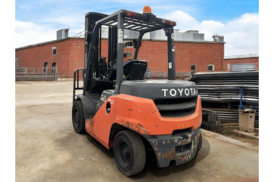 TOYOTA 40-8FD35N DIESEL FORKLIFT - Image 6 of 6