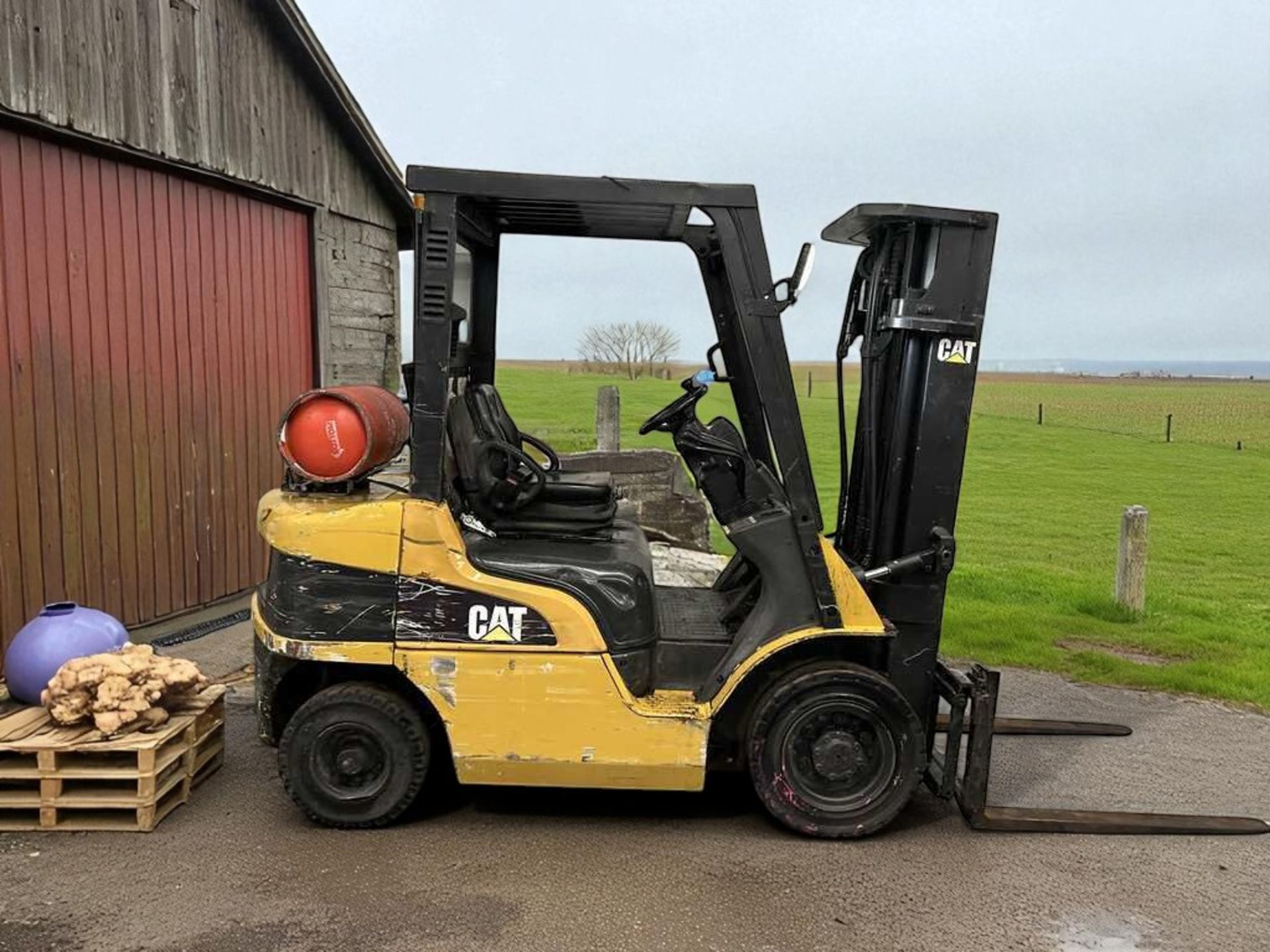 2013 CAT GP25NT LPG FORKLIFT – 2,500 KG CAPACITY - Image 5 of 6