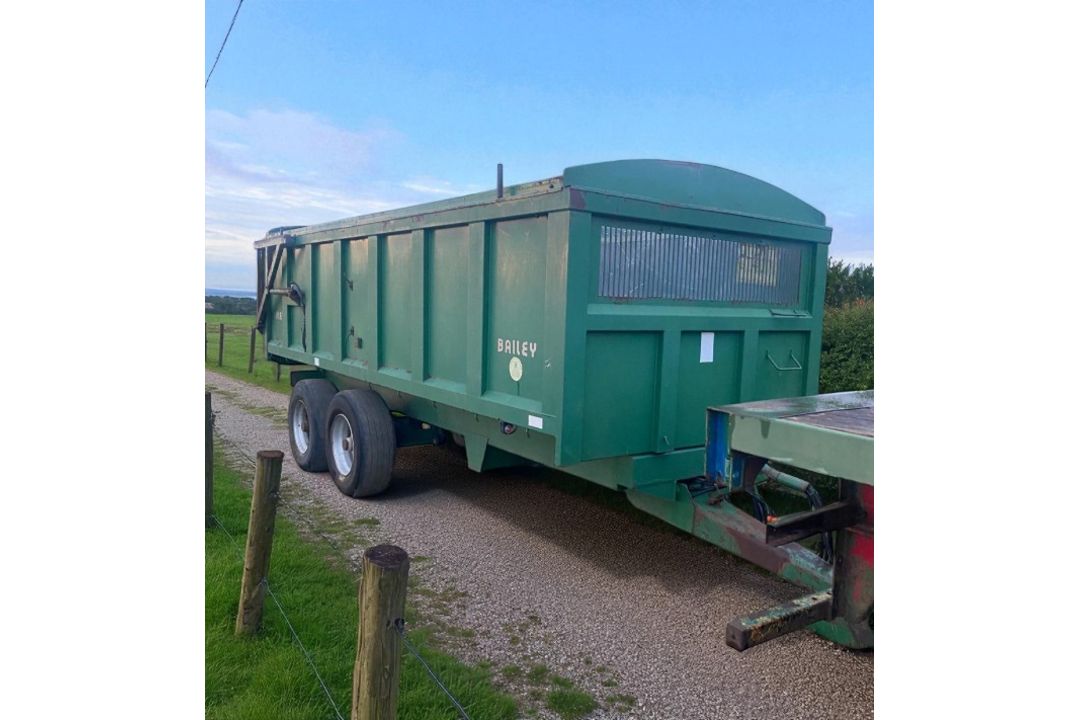 BAILEY 14 TON GRAIN TRAILER - Image 2 of 6