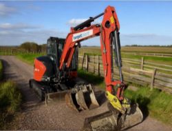 2022 KUBOTA U50-5 5T MINI EXCAVATOR WITH QUICK HITCH AND 3 BUCKETS