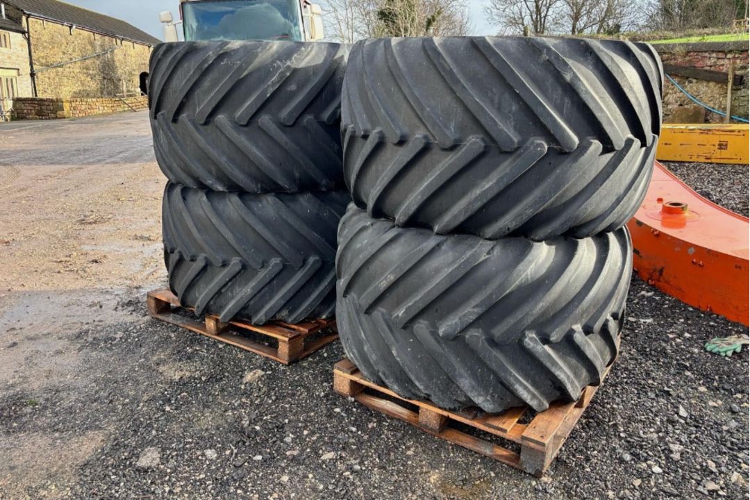SET OF 4 JCB FASTRAC 5-STUD GOODYEAR TERRA WHEELS & TYRES - Image 1 of 7